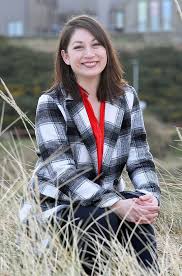 Profile picture of Akemi Dawn Bowman, children's author.