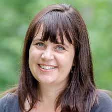 Profile picture of Amy Noelle Parks, children's author.