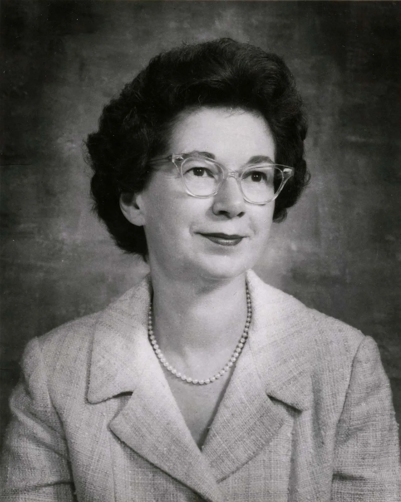 Profile picture of Beverly Cleary, children's author.