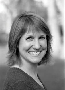 Profile picture of Erin Hunter, children's author.