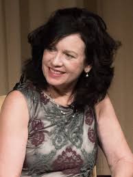 Profile picture of Gennifer Choldenko, children's author.