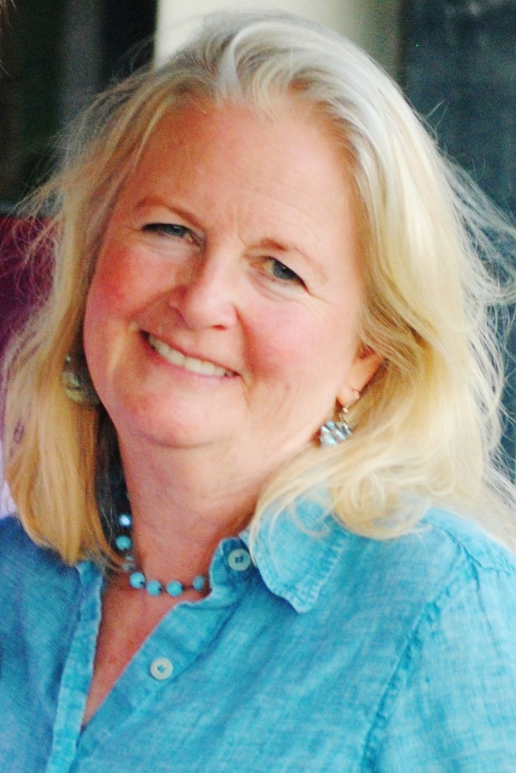 Profile picture of Holly Goldberg Sloan, children's author.