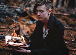 Profile picture of K R Alexander, children's author.