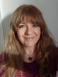 Profile picture of Karen McCombie, children's author.