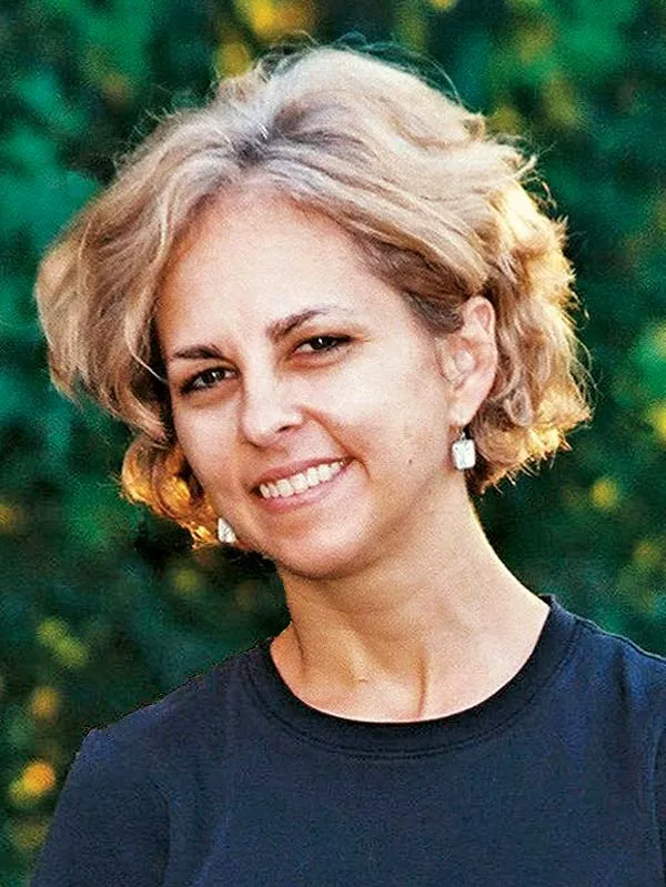 Profile picture of Kate DiCamillo, children's author.
