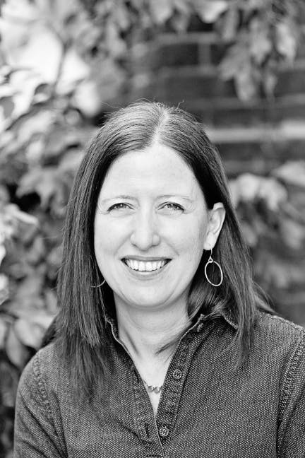 Profile picture of Kate Egan, children's author.