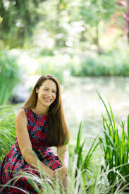 Profile picture of Katey Howes, children's author.