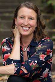 Profile picture of Kelly Barnhill, children's author.