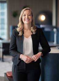 Profile picture of Lisa Findlay, children's author.