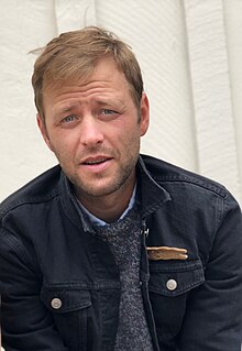 Profile picture of Mac Barnett, children's author.