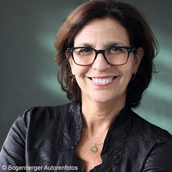 Profile picture of R. J. Palacio, children's author.