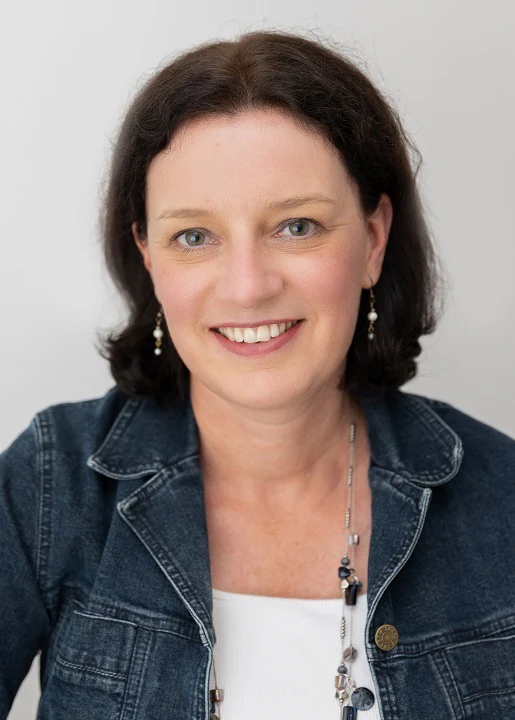 Profile picture of Rae Knightly, children's author.