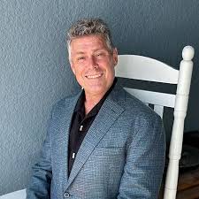 Profile picture of Robert P Wills, children's author.