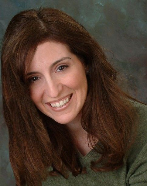 Profile picture of Wendy Mass, children's author.